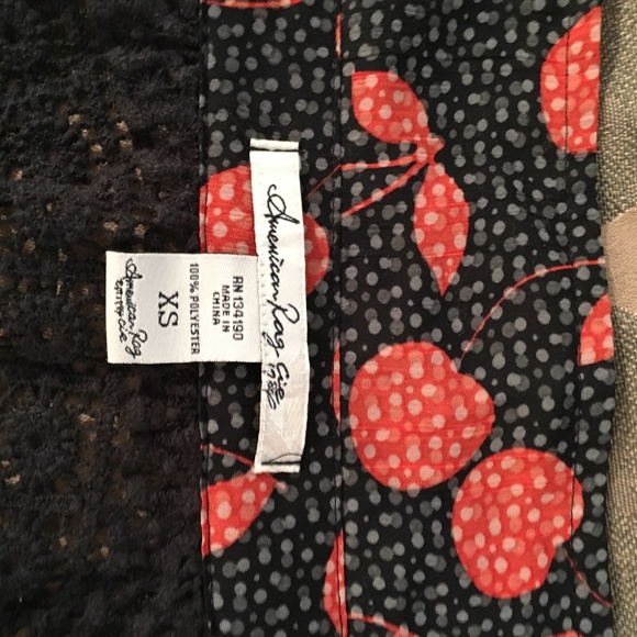 ๐ Vintage 90s Tie Up Blouse - Picture 7 of 8